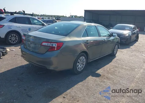 2014 Toyota Camry Le z USA, uszkodzony, nr VIN 4T1BF1FK9EU807702